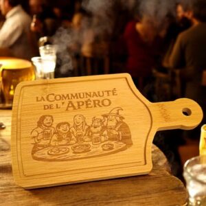 planche à découper apéro "la communauté de l'apéro"