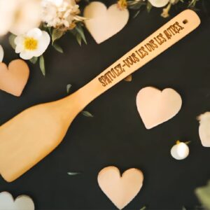 spatule en bois "arise."